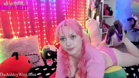  Ashley West  online show from May 26, 9:25 pm