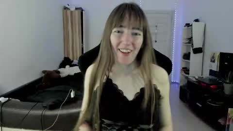 Snapshot of bekkawell chatting on October 10, 5:07 pm Lisa online show from October 10, 5:07 pm