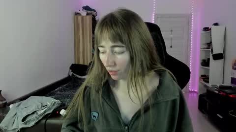 Snapshot of bekkawell chatting on October 17, 6:11 pm Lisa online show from October 17, 6:11 pm