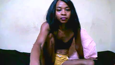 bella193999 online show from December 13, 1:33 pm