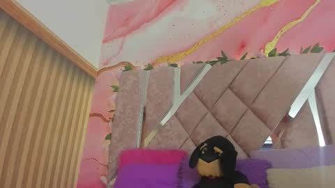 Melanie  online show from January 19, 10:33 am