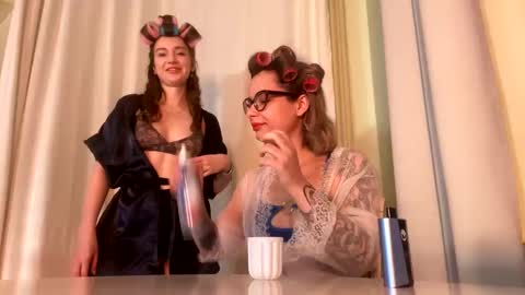 Snapshot of bella_alita chatting on December 21, 4:46 pm lita online show from December 21, 4:46 pm