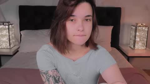 Snapshot of bella_alita chatting on October 17, 8:23 pm lita online show from October 17, 8:23 pm