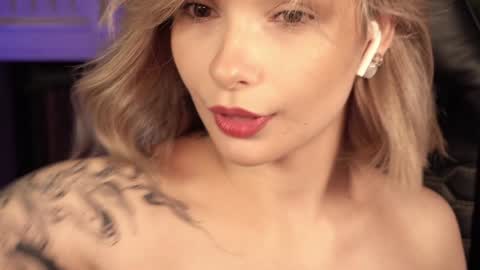 Snapshot of bella_alita chatting on January 22, 8:38 pm lita online show from January 22, 8:38 pm