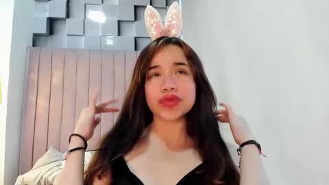 bella_barbiies online show from October 3, 10:04 pm