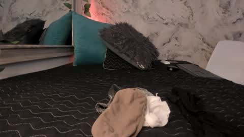 Dessi  online show from November 20, 12:39 pm