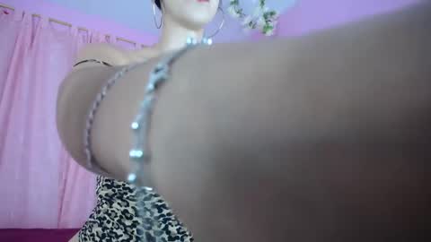 Snapshot of bella_gentle chatting on January 5, 11:01 pm bella_gentle online show from January 5, 11:01 pm