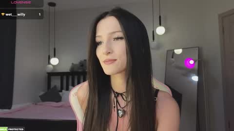 Snapshot of bella_hayes chatting on October 2, 3:22 am Bella next stream December 2 at 9pm gmt online show from October 2, 3:22 am