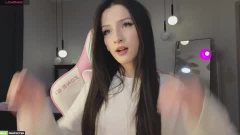 Snapshot of bella_hayes chatting on September 16, 3:25 am Bella next stream December 2 at 9pm gmt online show from September 16, 3:25 am