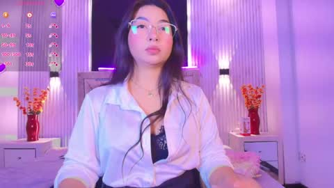 bella_martini_ online show from April 16, 11:54 am