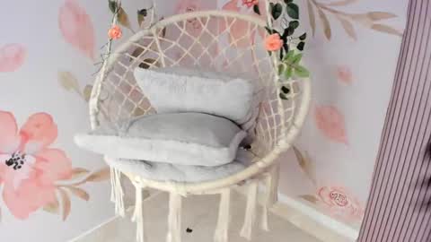 Snapshot of bella_miia_ chatting on September 11, 4:51 pm Mia online show from September 11, 4:51 pm