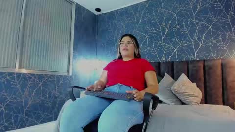 Bella online show from October 6, 7:51 pm
