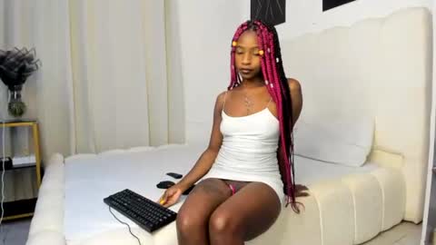 Bella sweetpea online show from June 25, 2:00 am
