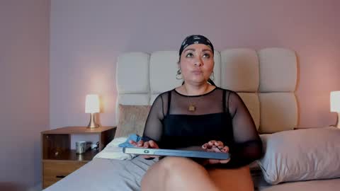 bella_vesper online show from May 27, 1:52 pm