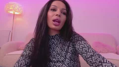 Bella online show from November 6, 8:48 pm