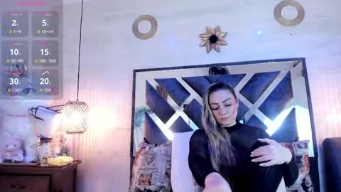 bella_volup online show from May 18, 11:38 am