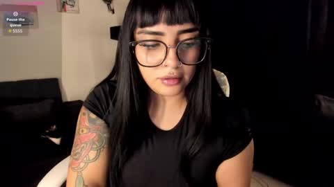 Snapshot of bellaa_miller chatting on September 29, 11:43 pm Bella online show from September 29, 11:43 pm