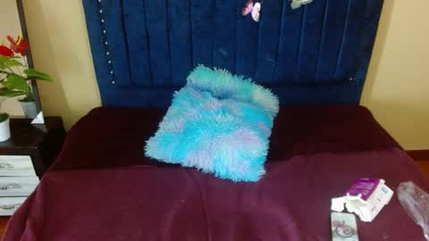 Snapshot of bellaceleste18 chatting on October 10, 7:19 pm bellaceleste18 online show from October 10, 7:19 pm