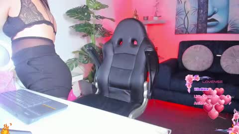 Snapshot of belladiamond18 chatting on February 14, 2:39 am TELL ME GODDESS NEXT Transmission 02122024 9PM TO 4AMColombian hour THANKS Follow me online show from February 14, 2:39 am