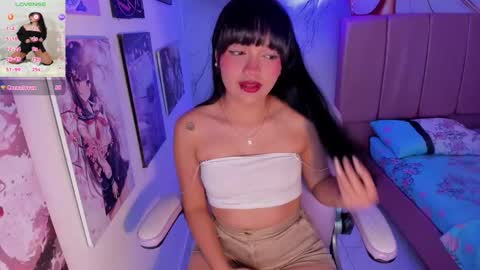 Snapshot of bellagreen_ chatting on October 7, 8:46 pm bellagreen_ online show from October 7, 8:46 pm