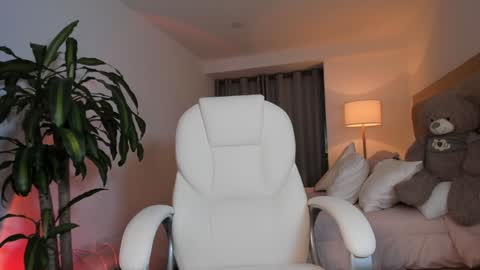 Bella Mia online show from February 2, 1:23 am