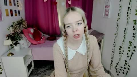Bella online show from May 30, 6:37 pm