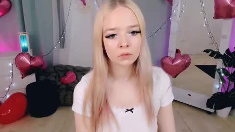 Bella online show from February 25, 4:38 pm