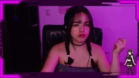 Snapshot of bellamoteluna chatting on October 21, 3:21 am Bella Monteluna online show from October 21, 3:21 am