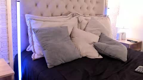 Bella Nix big tits online show from November 15, 4:46 am