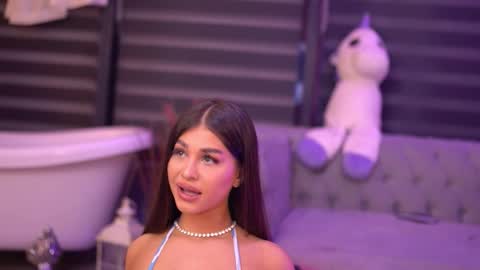 Bella online show from October 28, 6:57 pm