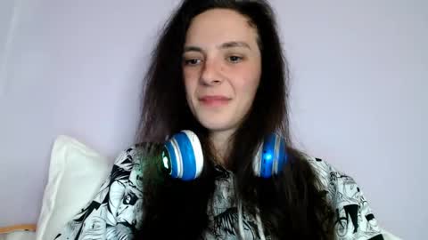 Snapshot of bellaqueen0701 chatting on March 4, 1:01 am bellaqueen0701 online show from March 4, 1:01 am