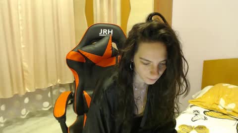 Snapshot of bellaqueen0701 chatting on February 16, 9:59 pm bellaqueen0701 online show from February 16, 9:59 pm
