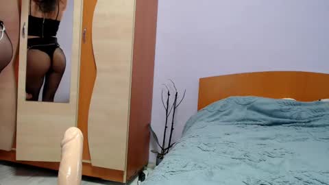 Snapshot of bellaqueen0701 chatting on February 28, 11:03 am bellaqueen0701 online show from February 28, 11:03 am