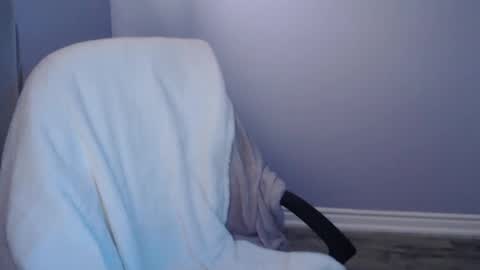 Snapshot of bellastar84 chatting on February 24, 1:52 pm Starr40 online show from February 24, 1:52 pm
