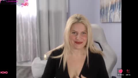 Snapshot of bellastar84 chatting on September 24, 12:48 pm Starr40 online show from September 24, 12:48 pm