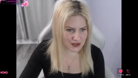 Snapshot of bellastar84 chatting on October 16, 12:30 pm Starr40 online show from October 16, 12:30 pm