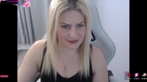 Snapshot of bellastar84 chatting on October 6, 12:22 pm Starr40 online show from October 6, 12:22 pm