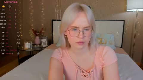 Bella online show from December 1, 1:31 am