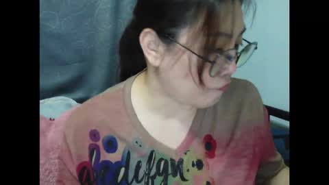Bella online show from May 18, 2:43 am