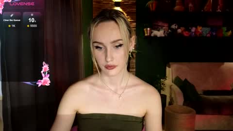 Belle online show from September 29, 11:26 am