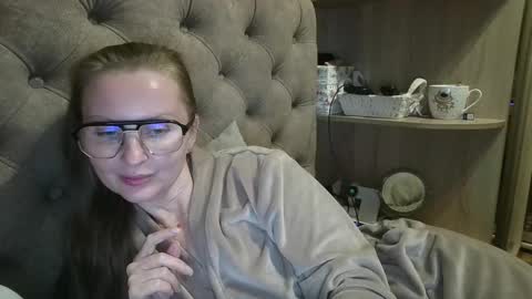 Amelia online show from October 13, 4:09 pm