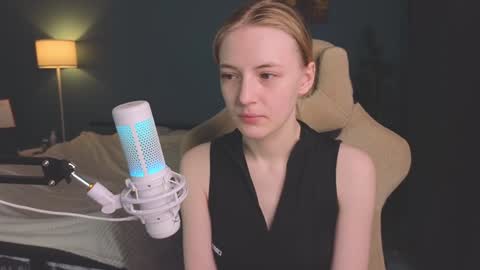 Alice online show from January 29, 11:30 am