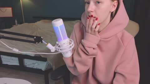 Alice online show from January 6, 7:24 pm