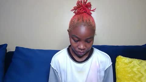 berries_lee online show from September 25, 11:31 am