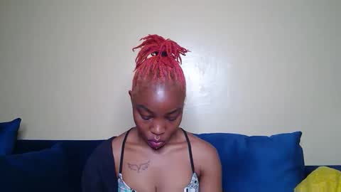 berries_lee online show from September 8, 5:23 pm