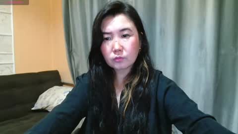 Snapshot of bet_lu chatting on December 13, 1:04 am Bet Lu online show from December 13, 1:04 am