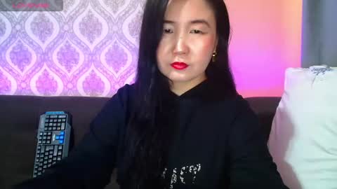 Snapshot of bet_lu chatting on February 13, 7:35 am Bet Lu online show from February 13, 7:35 am
