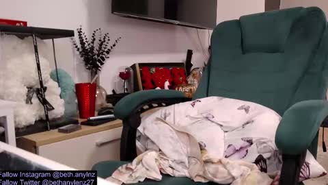 Snapshot of bethanylenz2 chatting on October 13, 7:27 pm bethanylenz2 online show from October 13, 7:27 pm