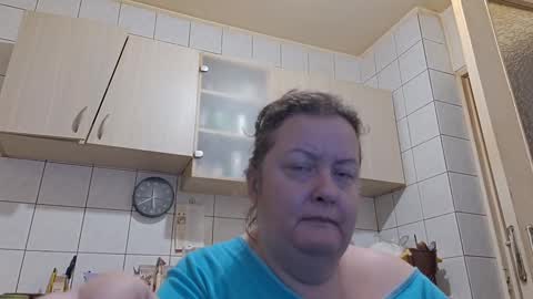 Snapshot of bethnorth chatting on October 5, 2:38 am bethnorth online show from October 5, 2:38 am