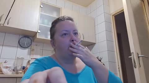 Snapshot of bethnorth chatting on October 20, 2:25 am bethnorth online show from October 20, 2:25 am